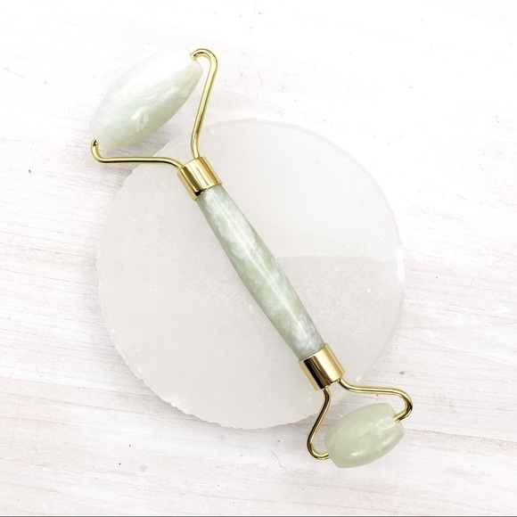 Jade Crystal Roller/Massager for Face Roller and Eyes & Neck Roller - Picture 2 of 8